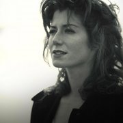 Amy Grant - Behind The Eyes (25th Anniversary Expanded Edition) (2022) [Hi-Res]